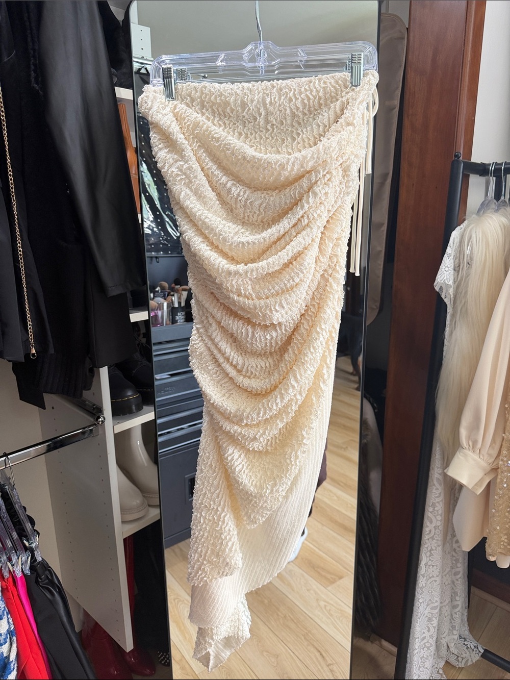 Cream Asymmetric High-Low Textured Midi Skirt - Picture 3 of 3